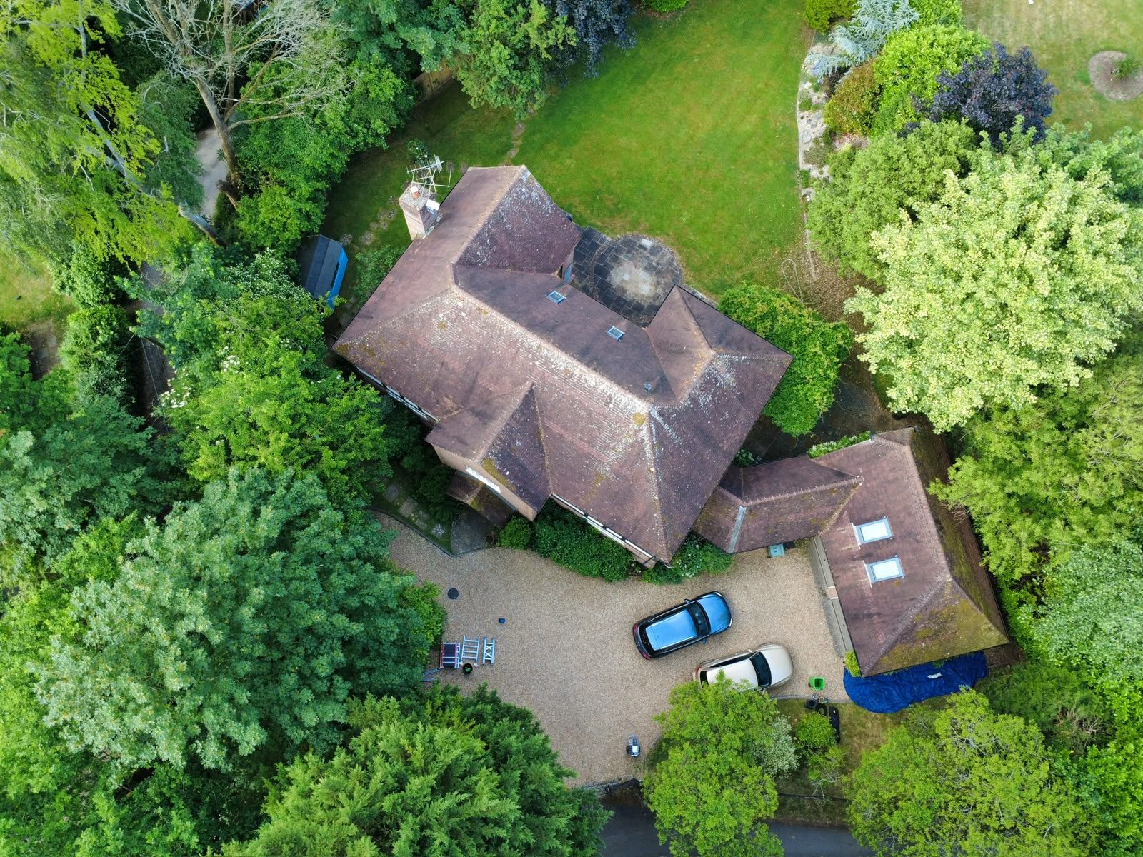 Chandler's Ford-style property with clean roof